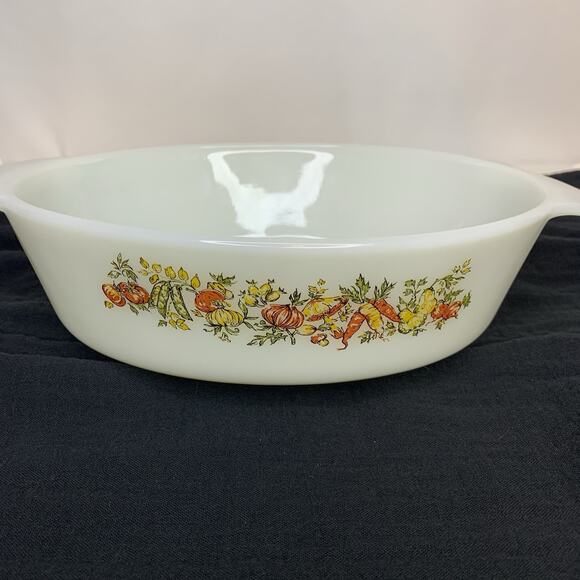 Vintage Fire King Oval HARVEST VEGETABLE Casserole Dish 1.5 Quart #433 1970s - Picture 2 of 10